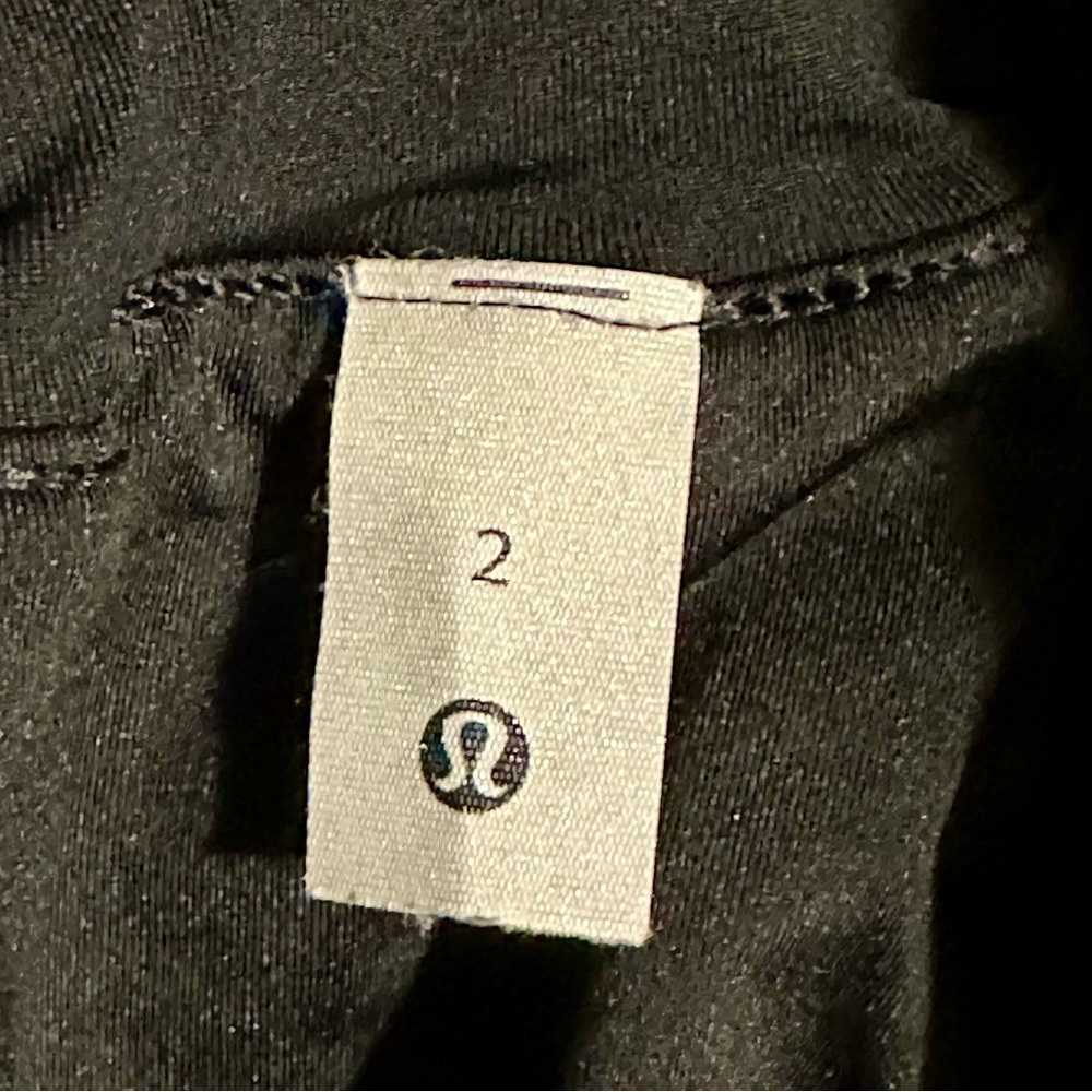 Lululemon Tracker Short - Picture 5 of 8